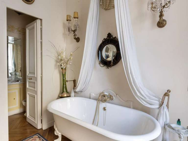 Appartement Paris 7e - 2 chambres - 106m²