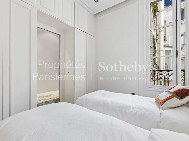 Appartement Paris 7e - 2 chambres - 146m²