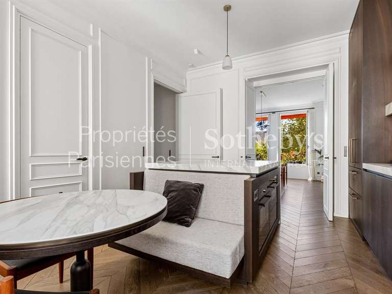 Appartement Paris 7e - 2 chambres - 146m²