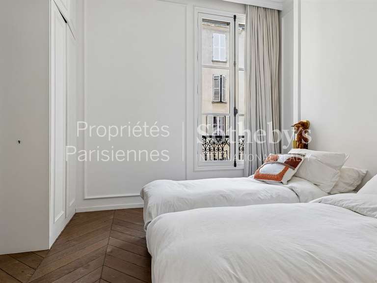 Appartement Paris 7e - 2 chambres - 146m²