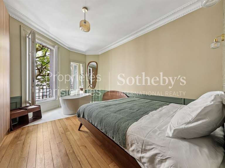 Appartement Paris 7e - 2 chambres - 74m²