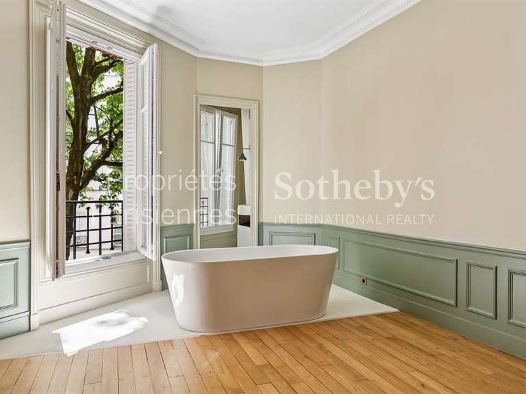 Appartement Paris 7e - 2 chambres - 74m²