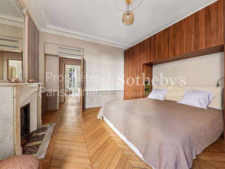 Appartement Paris 7e - 2 chambres - 74m²