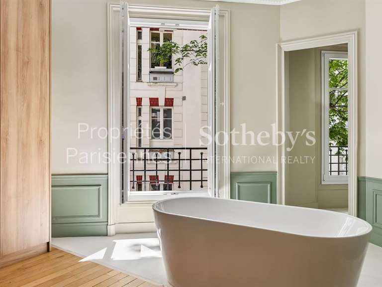 Appartement Paris 7e - 2 chambres - 74m²