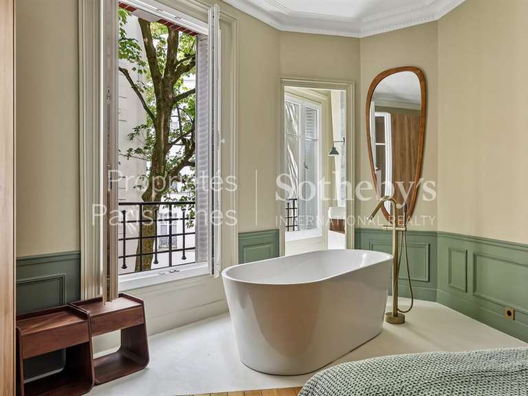 Appartement Paris 7e - 2 chambres - 74m²