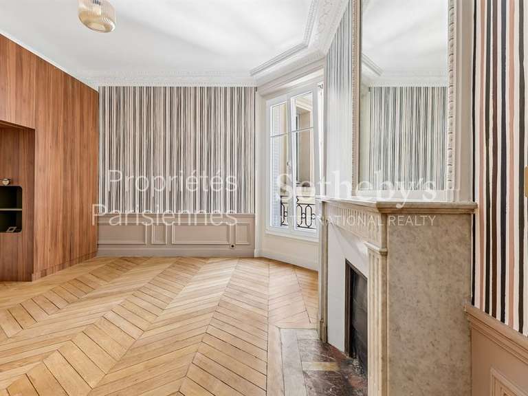 Appartement Paris 7e - 2 chambres - 74m²