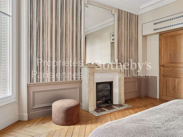 Appartement Paris 7e - 2 chambres - 74m²