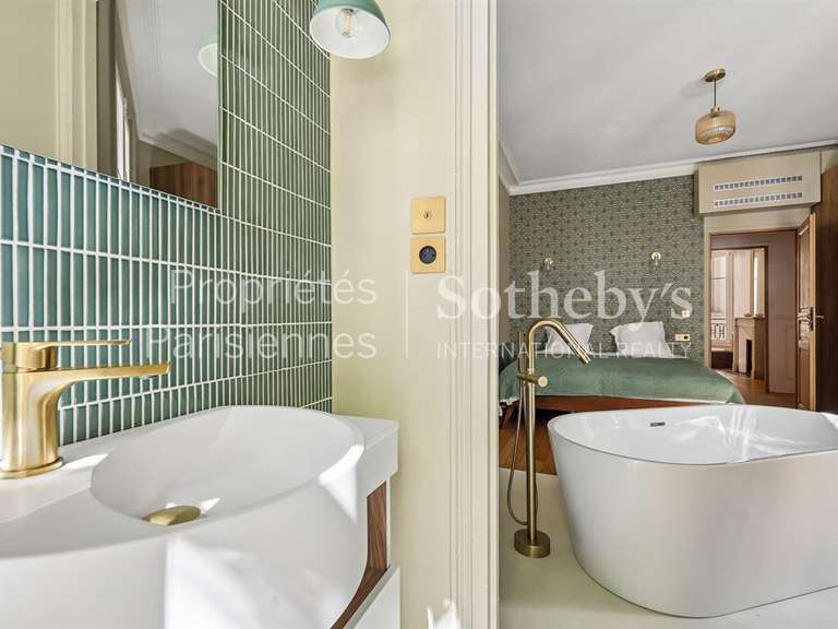 Appartement Paris 7e - 2 chambres - 74m²