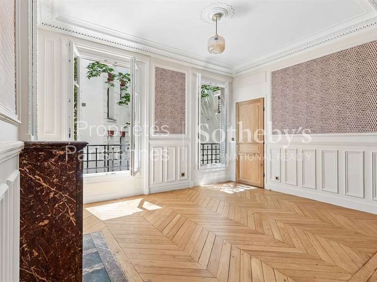 Appartement Paris 7e - 2 chambres - 74m²