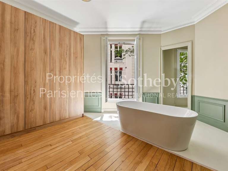 Appartement Paris 7e - 2 chambres - 74m²