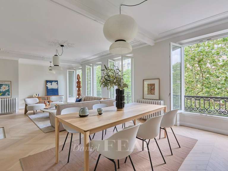 Appartement Paris 7e - 3 chambres - 126m²
