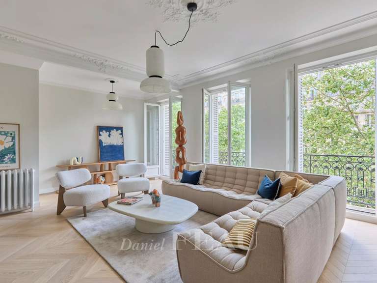 Appartement Paris 7e - 3 chambres - 126m²