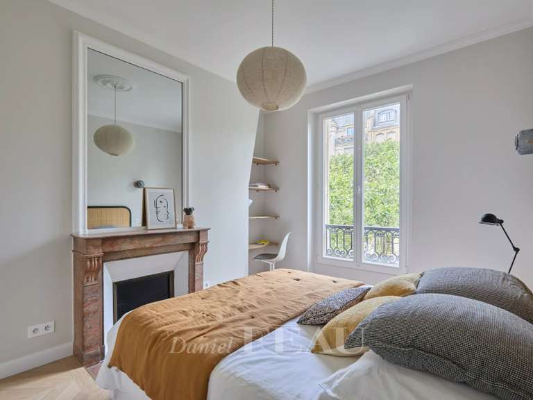 Appartement Paris 7e - 3 chambres - 126m²