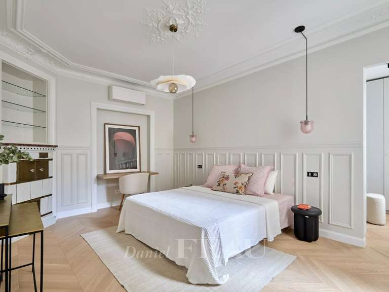 Appartement Paris 7e - 3 chambres - 126m²
