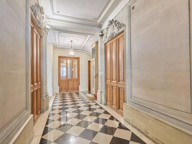 Appartement Paris 7e - 3 chambres - 126m²