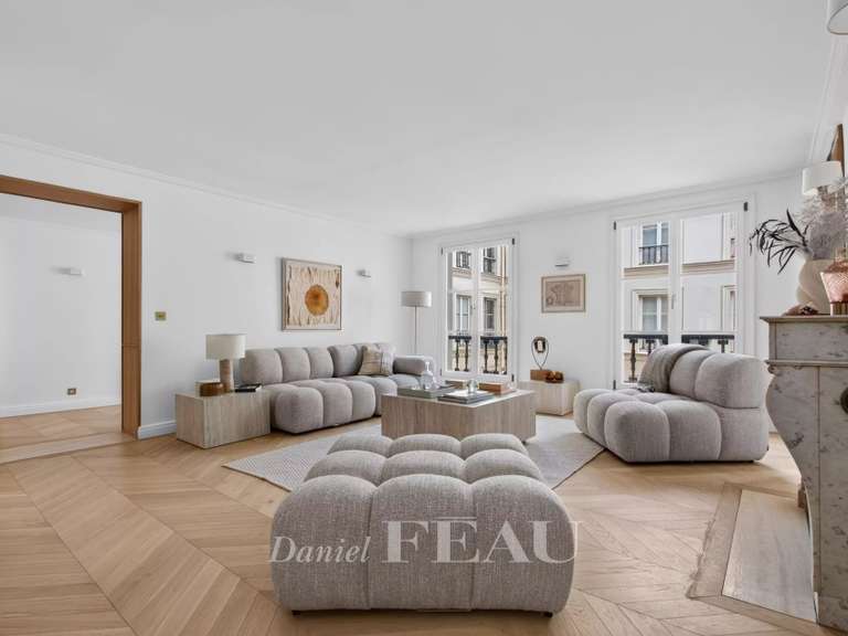 Appartement Paris 7e - 2 chambres - 135m²