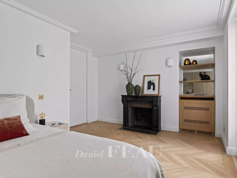 Appartement Paris 7e - 2 chambres - 135m²