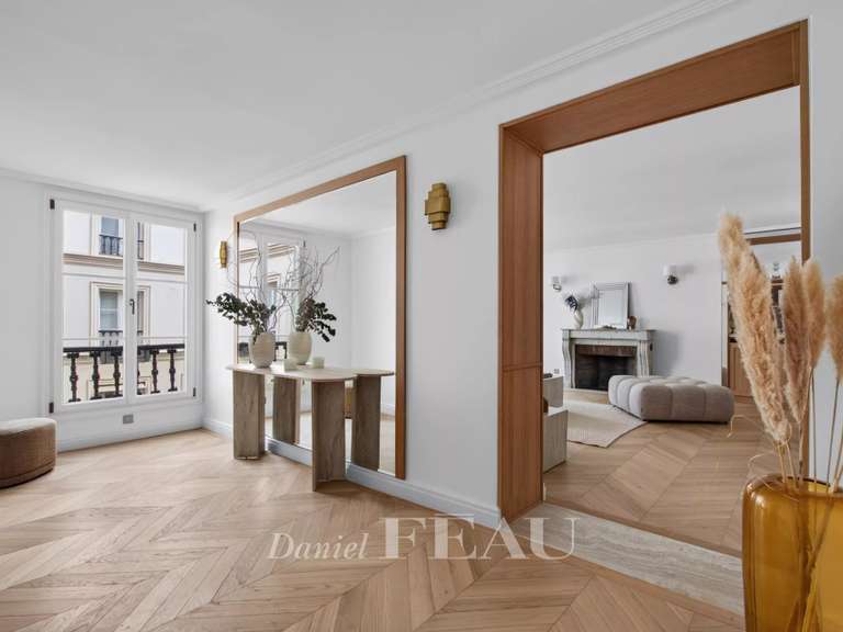 Appartement Paris 7e - 2 chambres - 135m²