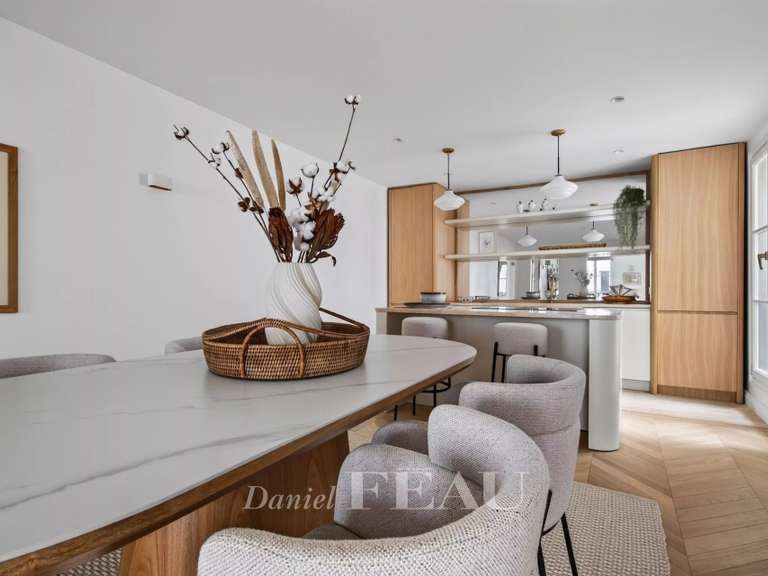 Appartement Paris 7e - 2 chambres - 135m²