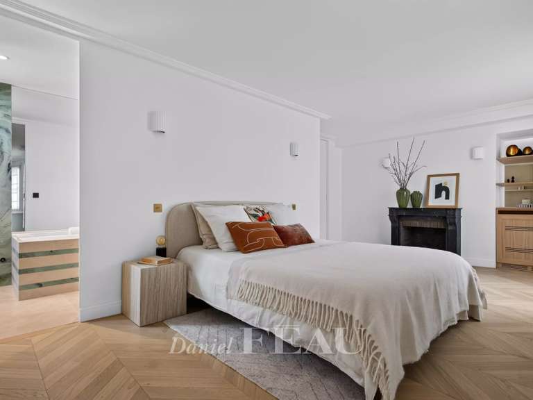 Appartement Paris 7e - 2 chambres - 135m²