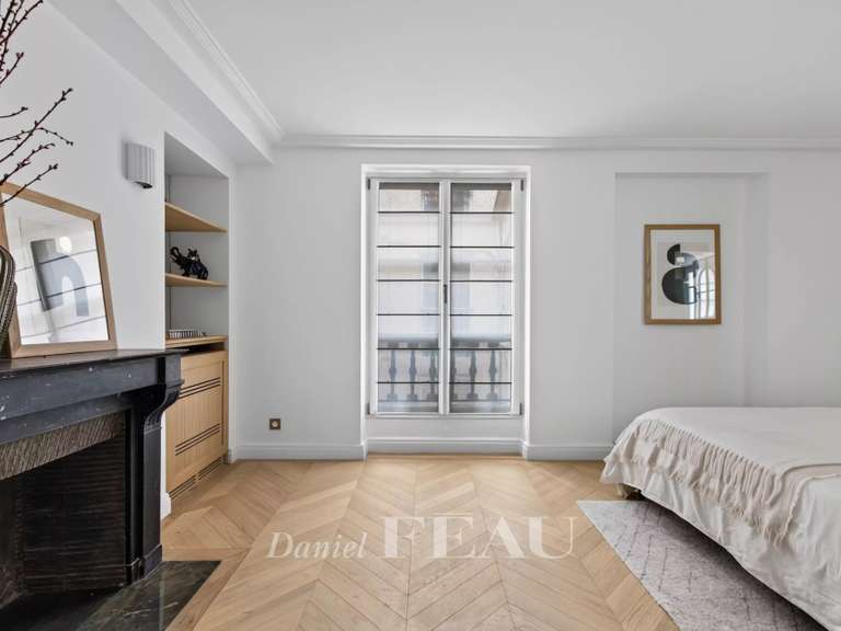 Appartement Paris 7e - 2 chambres - 135m²
