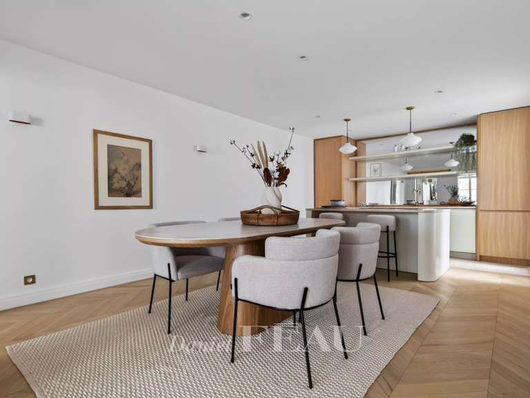 Appartement Paris 7e - 2 chambres - 135m²