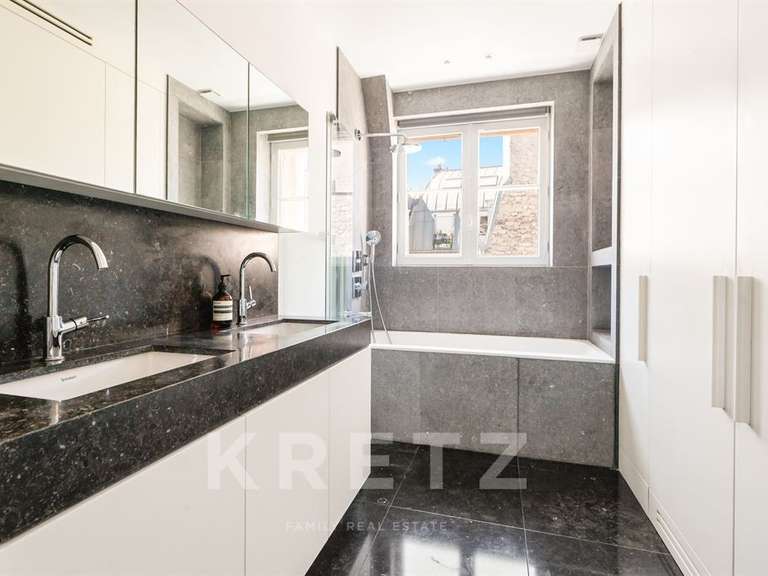 Apartment Paris 7e - 3 bedrooms - 185m²