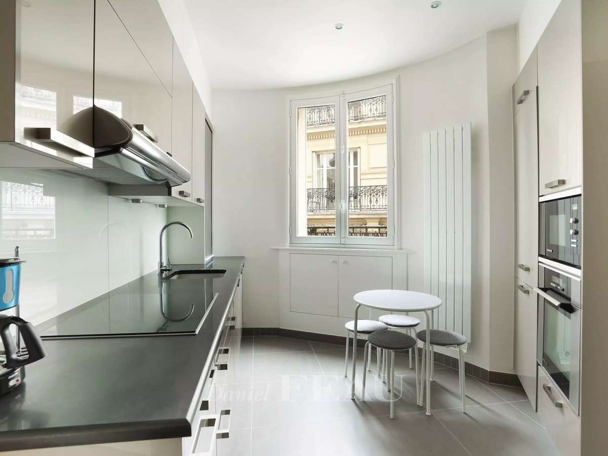 Apartment Paris 7e
