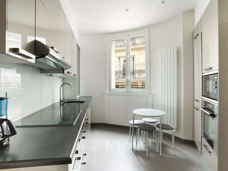 Apartment Paris 7e - 3 bedrooms - 143m²