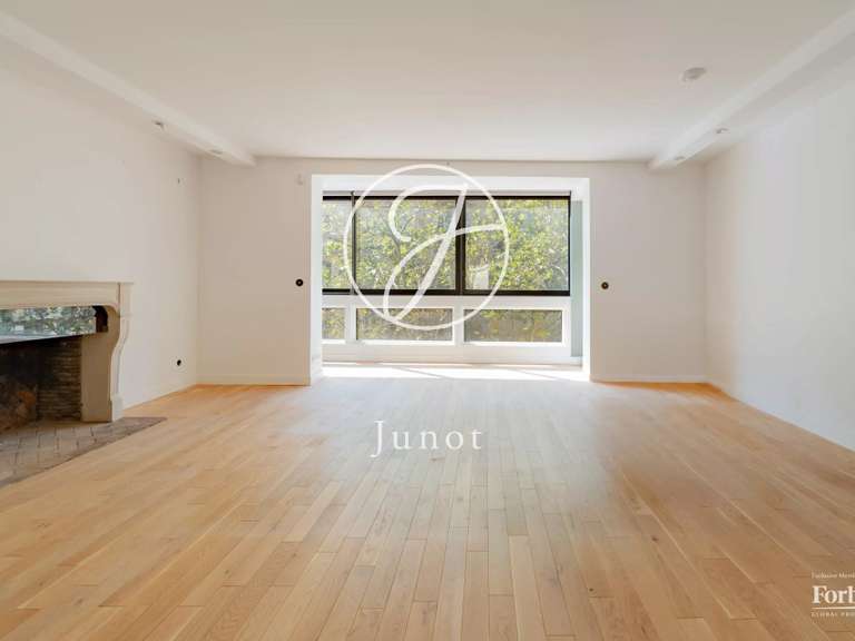 Appartement Paris 7e - 2 chambres - 111m²