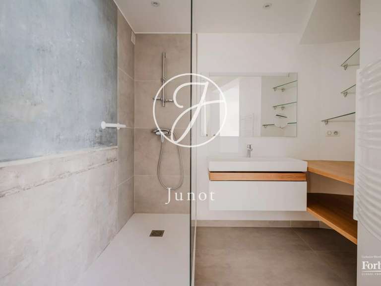 Appartement Paris 7e - 2 chambres - 111m²