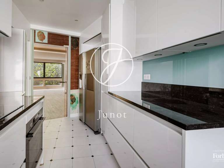 Appartement Paris 7e - 2 chambres - 111m²