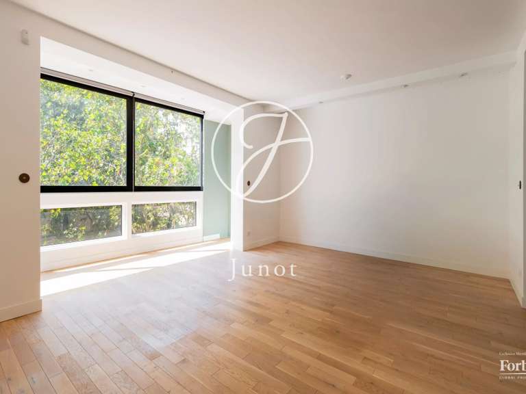 Appartement Paris 7e - 2 chambres - 111m²