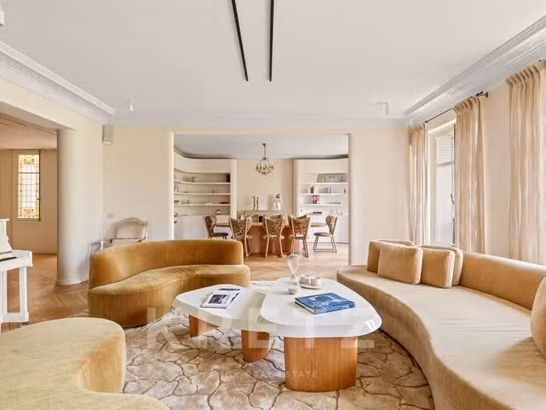 Appartement Paris 7e - 3 chambres - 200m²
