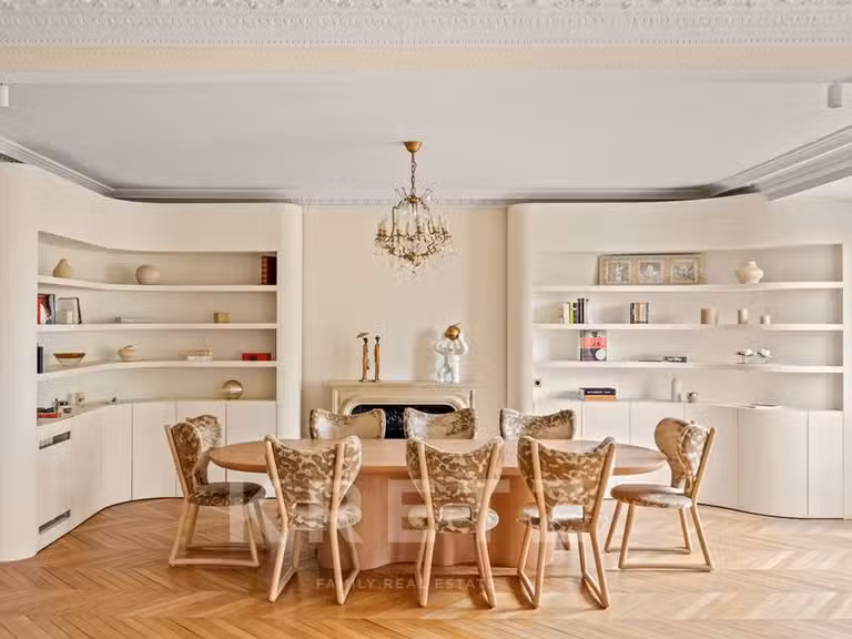 Appartement Paris 7e - 3 chambres - 200m²