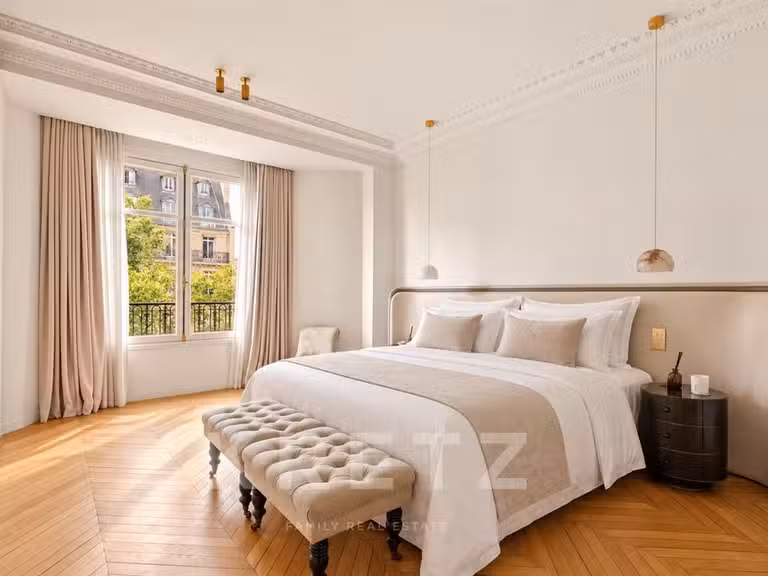 Appartement Paris 7e - 3 chambres - 200m²