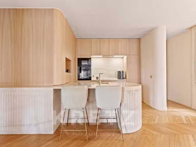 Appartement Paris 7e - 3 chambres - 200m²