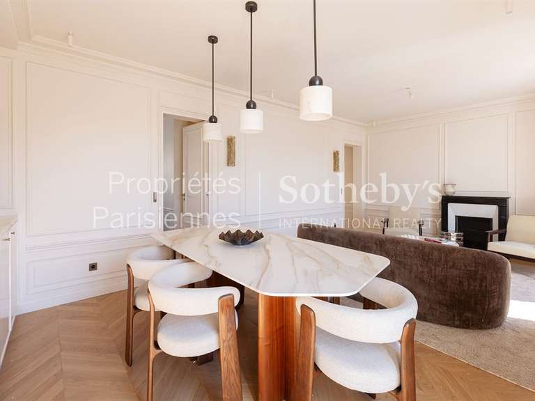 Appartement Paris 7e - 2 chambres - 63m²
