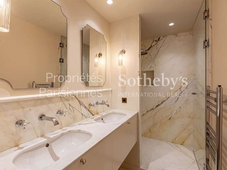 Appartement Paris 7e - 2 chambres - 63m²