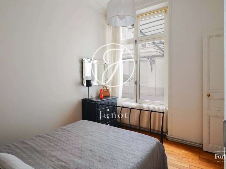 Appartement Paris 7e - 3 chambres - 123m²
