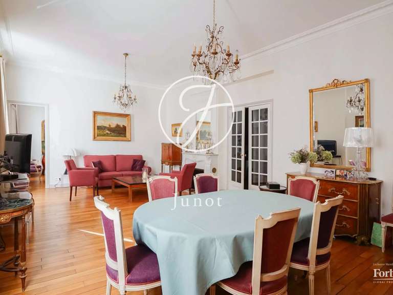 Appartement Paris 7e - 3 chambres - 123m²