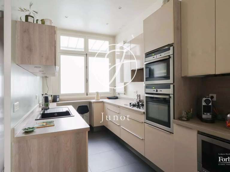 Appartement Paris 7e - 3 chambres - 123m²