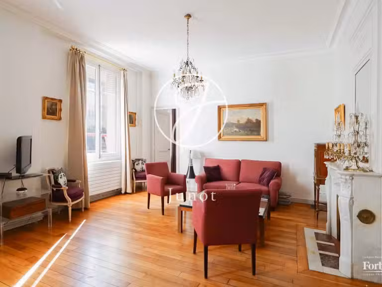 Appartement Paris 7e - 3 chambres - 123m²