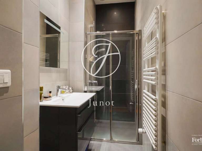 Appartement Paris 7e - 3 chambres - 123m²
