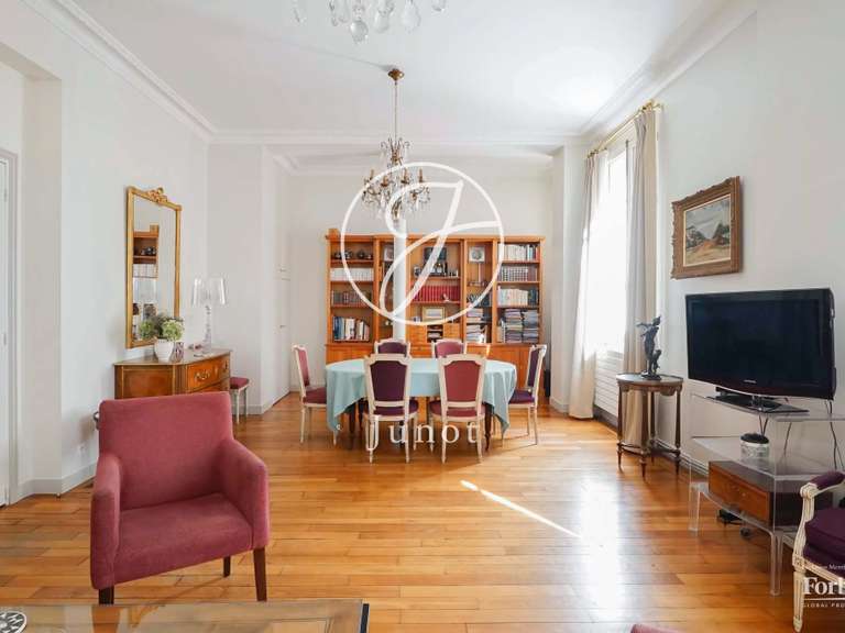Appartement Paris 7e - 3 chambres - 123m²