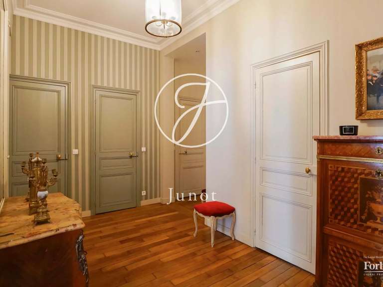 Appartement Paris 7e - 3 chambres - 123m²