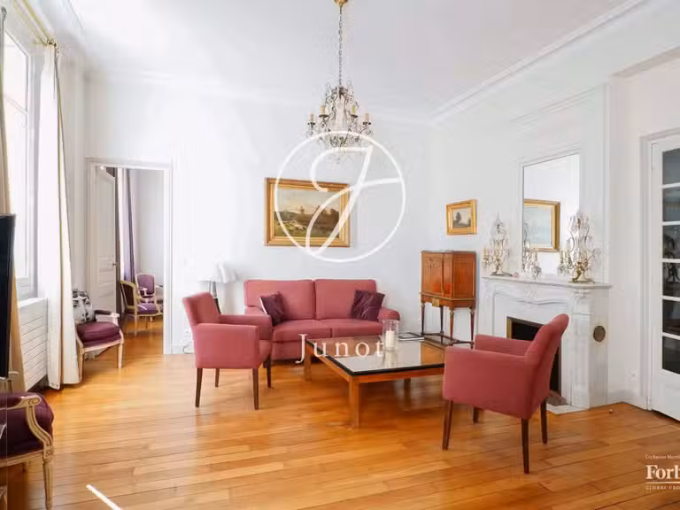 Appartement Paris 7e - 3 chambres - 123m²