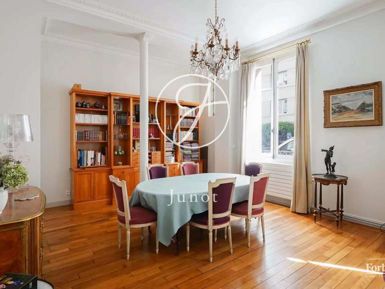 Appartement Paris 7e - 3 chambres - 123m²
