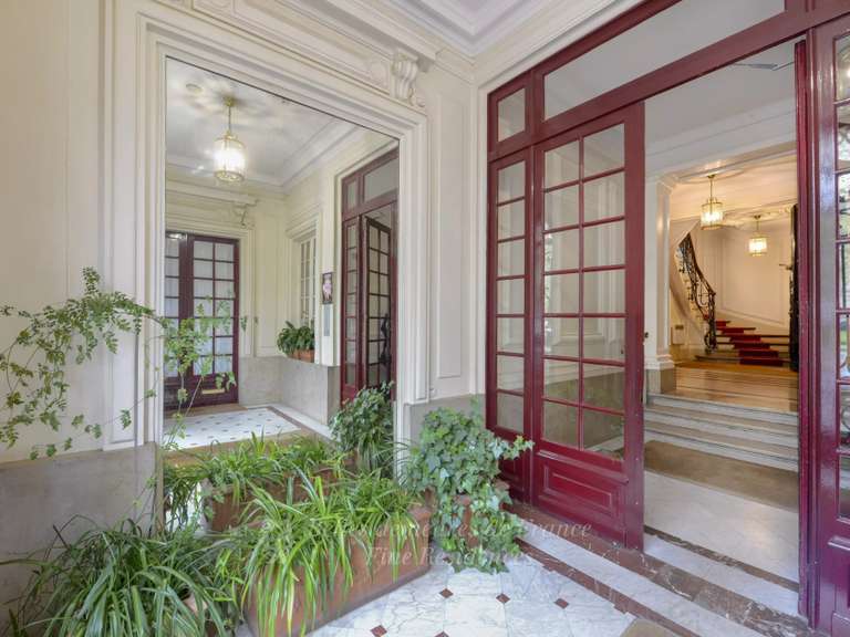 Appartement Paris 7e - 4 chambres - 160m²