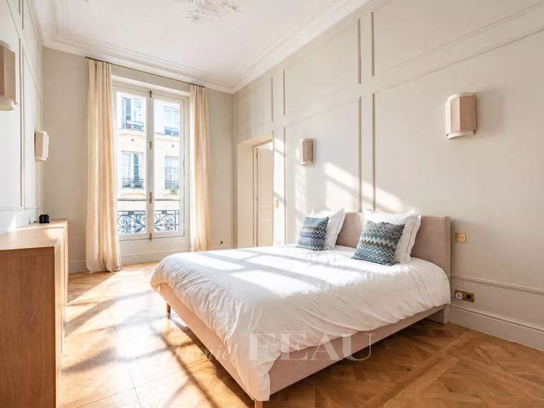 Appartement Paris 7e - 2 chambres - 148m²